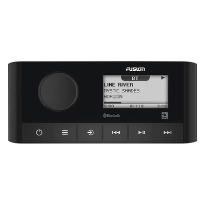 Sistema de Audio Marino / Pantalla LCD 2.3″ / Bluetooth y ANT / 180 W Pico / 22 W RMS x 4 / 2 Zonas Multi-Zone / IPX6 e IPX7 / Compatible con AM, FM, DAB+, AUX / Actualizaciones Inalámbricas