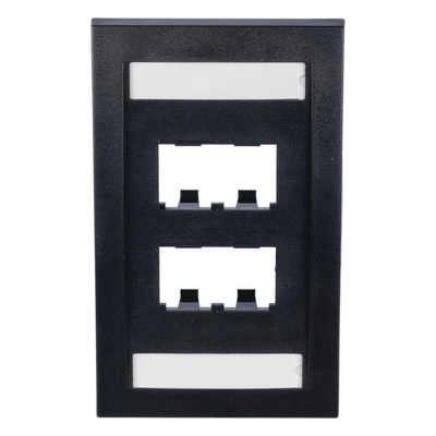 Placa de Pared Vertical Ejecutiva, Salida de 4 Puertos Mini-Com, Con Espacios Para Etiquetas, Color Negro