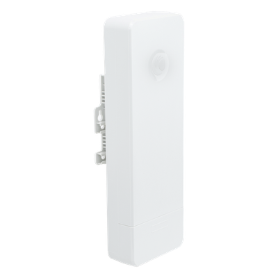 Suscriptor ePMP Force 130 MIMO 2×2 / 28 dBm de potencia / Mejor desempeño en zonas altamente ruidosas / 5150-5970 MHz / Distancia de 3 km en PTMP / Antena integrada de 14 dBi (C050900C505A)