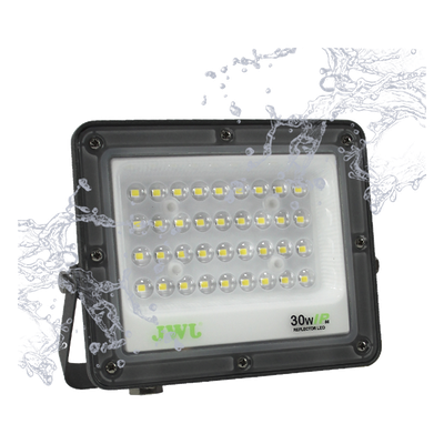 Reflector Tipo Lupa 200 W / Flujo luminoso 20 000 lm / 110 – 240 Vca~ 60Hz / Dimensiones 378 x 280 x 25mm / Uso en exterior IP66.