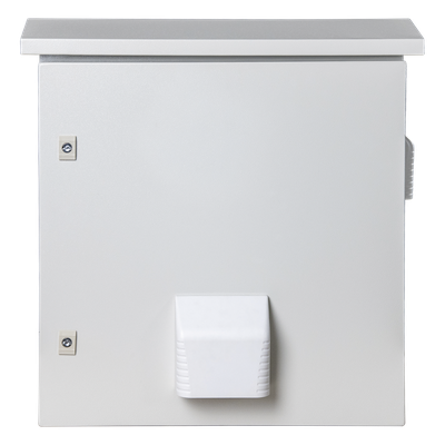 Gabinete Ventilado de Acero IP55 Uso en Exterior (593 x 609 x 399 mm) con Placa Trasera Interior Metálica y Compuerta Inferior Atornillable. Incluye Ventilador, Ventilas, filtros, Montaje Rack 19″, Terminal de Tierra Física, Chapas y Ll
